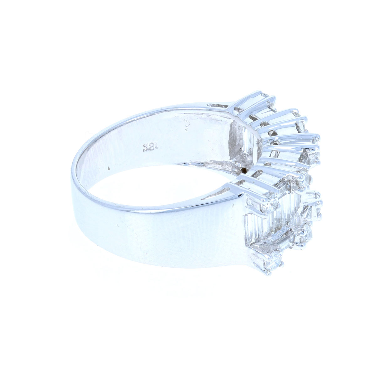 Baguette and Round Diamond Ring 18KT