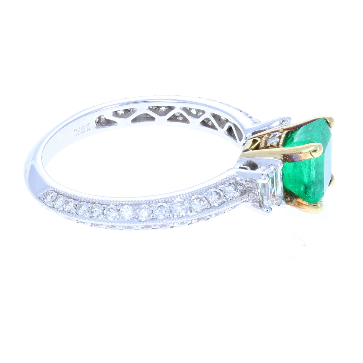 Traditional Emerald Diamond Ring 18KT