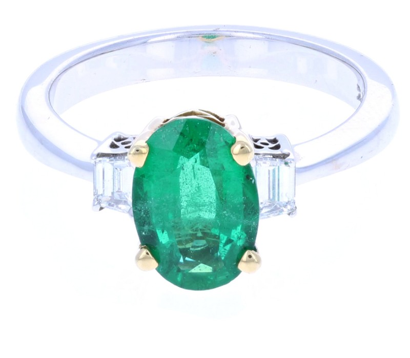 Oval Emerald & Trapezoid Diamond Ring 18KT