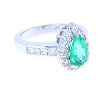Classic Emerald & Diamond Ring 14 KT
