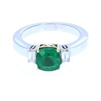 Cushion-Cut Emerald & Diamond Ring 18KT