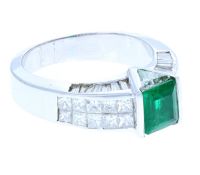 Classic Emerald Diamond Ring 18KT